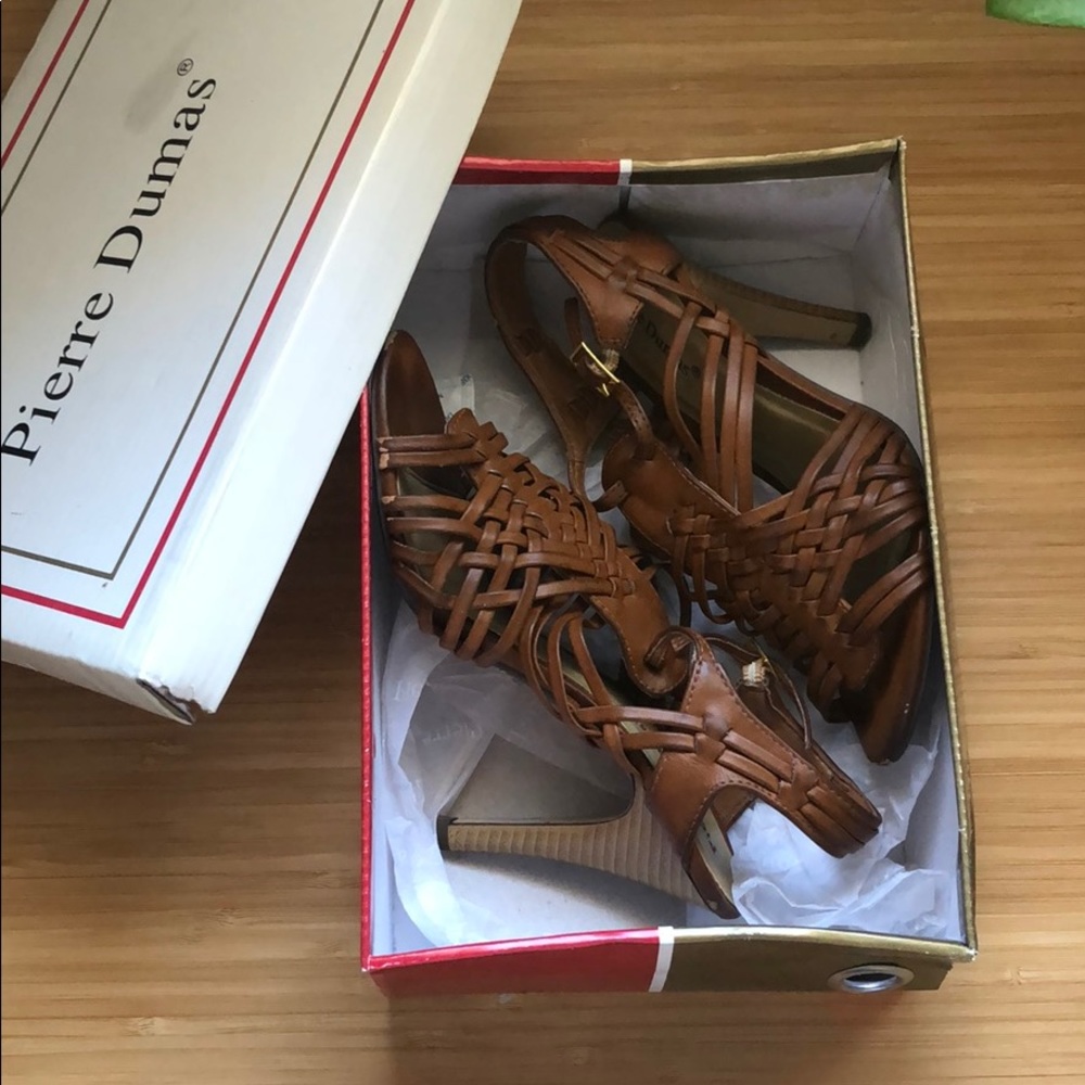 Pierre Dumas camel heels